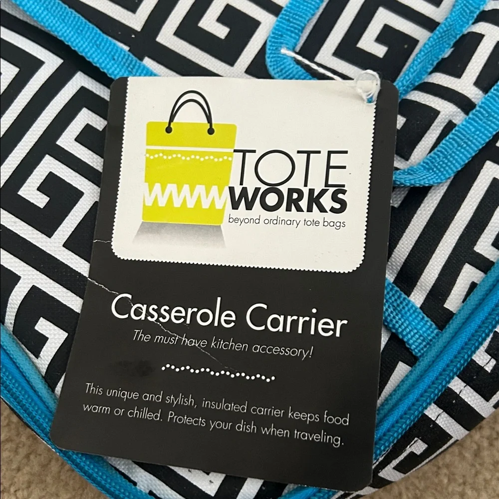 Tote Works Black and White Geometric Print Insulated Casserole Carrier NWT